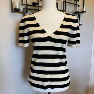 Reitmans black and cream knit top